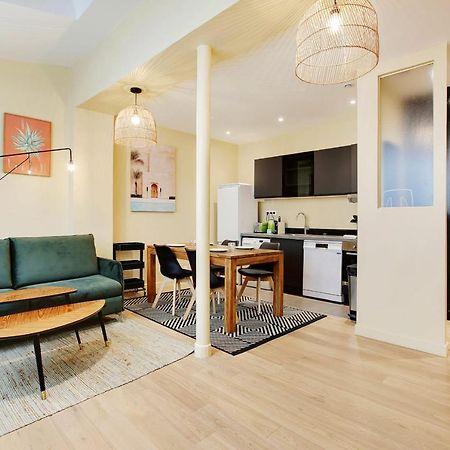 New And Bright Apartment 4 People パリ エクステリア 写真